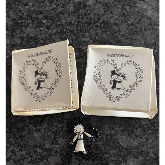 Bridesmaid & Ringbearer Wedding Pins & Keyring Set Vintage - Picture 14 of 15